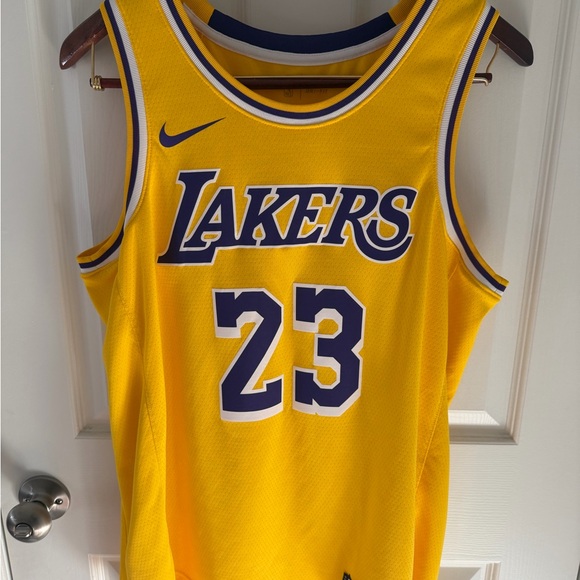 Lakers Nike - LeBron James jersey! - Picture 1 of 4